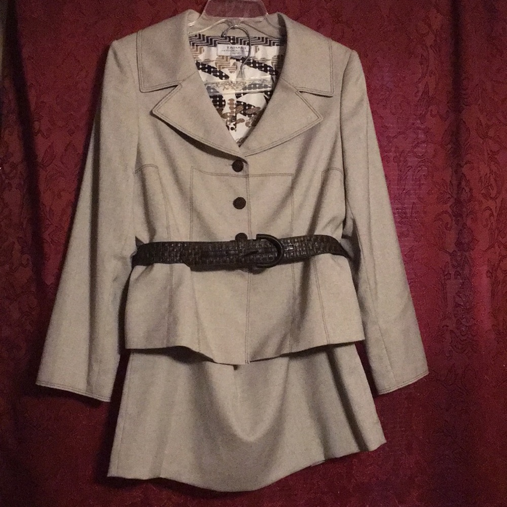 Tahari Gray Skirt Set with Black Belt